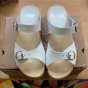 Sven white leather clog sandal size 37 (6.5-7)